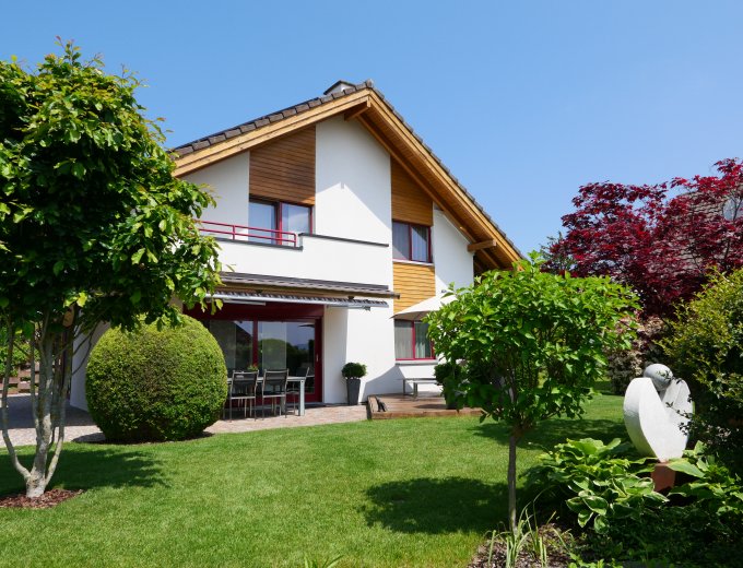 Sehr gepflegtes Einfamilienhaus mit einzigartiger Gartenanlage ...