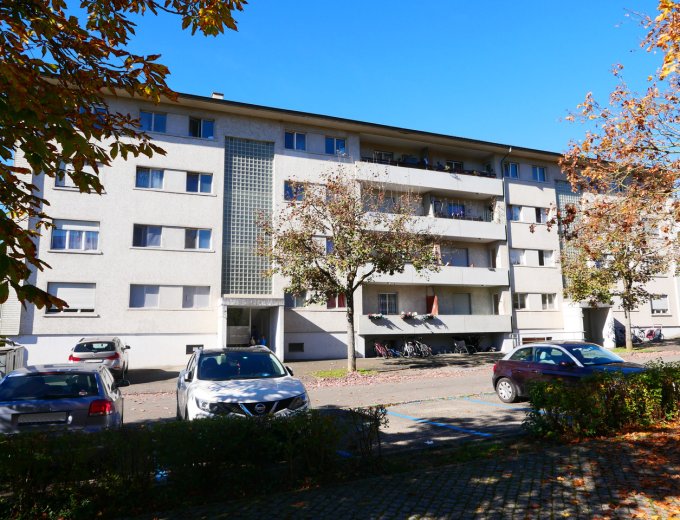 Grosszügig konzipiertes 16-Familienhaus als interessantes Anlageobjekt mit Investitionsbedarf ...