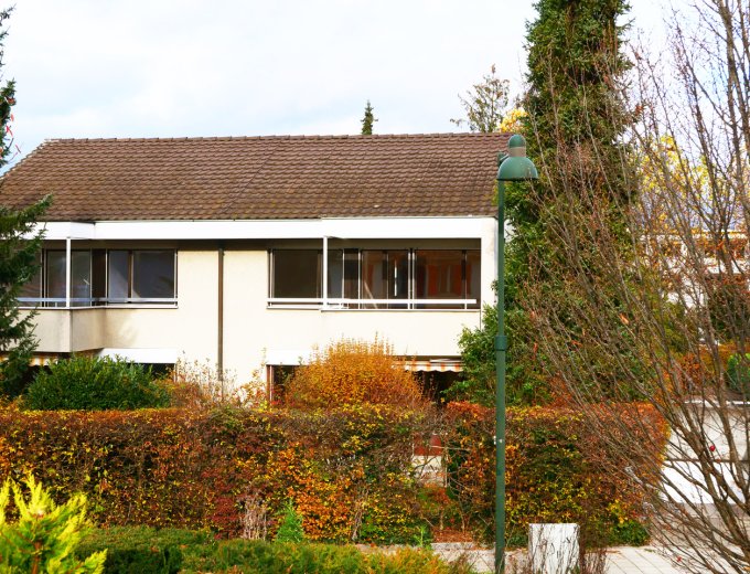 Familienfreundliches 6 1/2-Zimmer-Einfamilienhaus mit schöner Gartenanlage an attraktiver Wohnlage im Grünen  ...