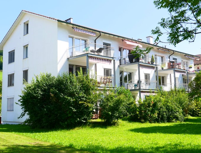 Grosszügige, flexibel unterteilbare 4.5-Zi'Wohnung mit geräumige Gartensitzplätzen ...