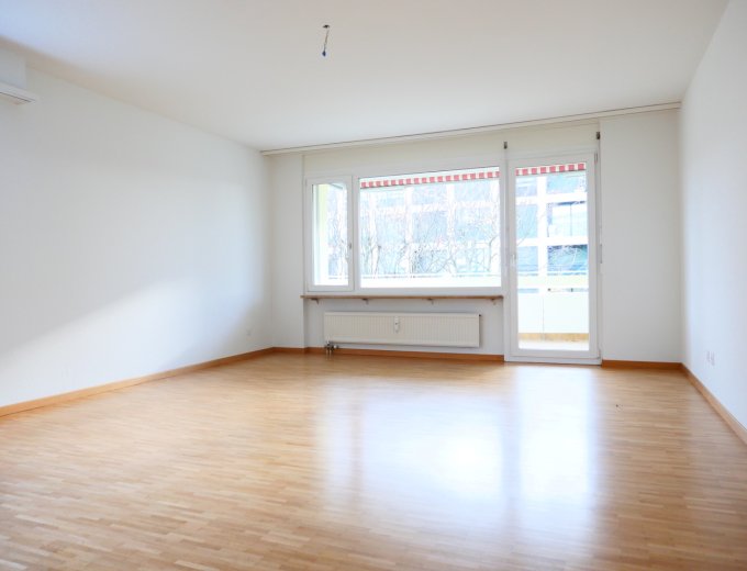 Grosszügige, gepflegte 4.5-Zi'Wohnung mit zwei Balkonen ...