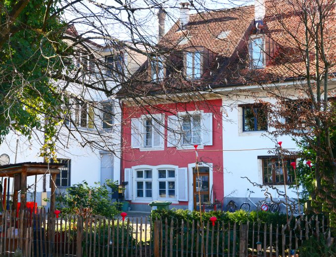 Originell modernisiertes Wohnhaus an zentraler und idyllischer Wohnlage im Dorfkern ...