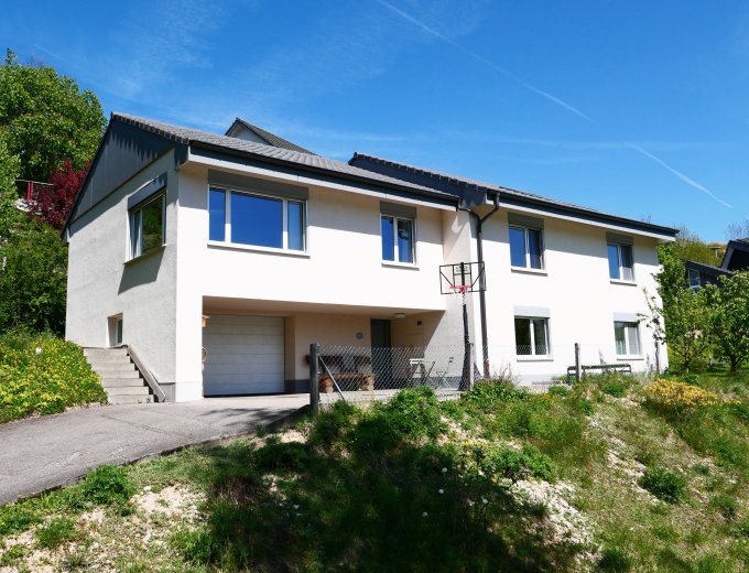 Gepflegtes, freistehendes 7 1/2-Zi'Einfamilienhaus mit grosszügigem Umschwung ...