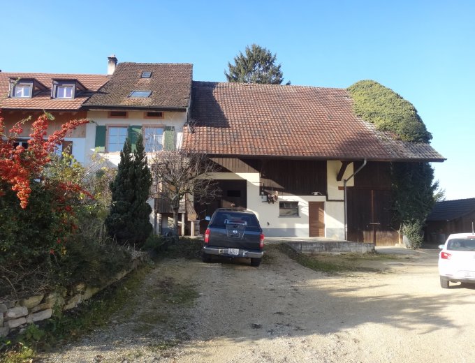Originelles Wohnhaus mit Oekonomiegebäude und grösserem Umschwung ...