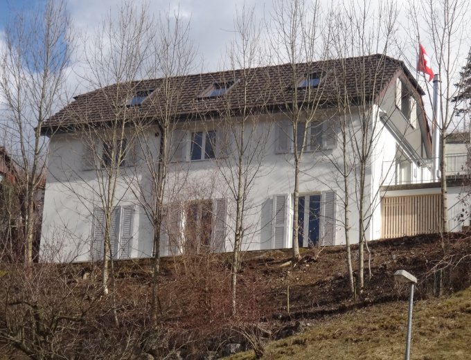 Sorgfältig renoviertes, freistehendes Einfamilienhaus an erhöhter Wohn- und Aussichtslage ...