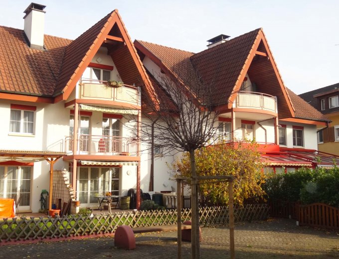 Gepflegte 3 1/2-Zi-Dachwohnung mit Balkon ...