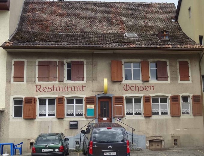 Interessantes Investitionsprojekt mit grösserem Umschwung im Dorfzentrum …