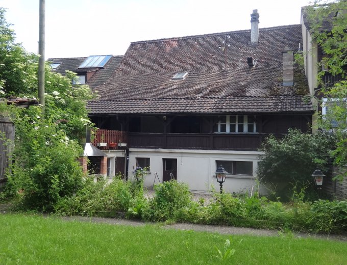 Interessantes Umbauobjekt mit grösserem Umschwung im Dorfzentrum …