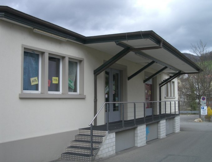 Vielseitig nutzbare Geschäfträume im Dorfzentrum ...