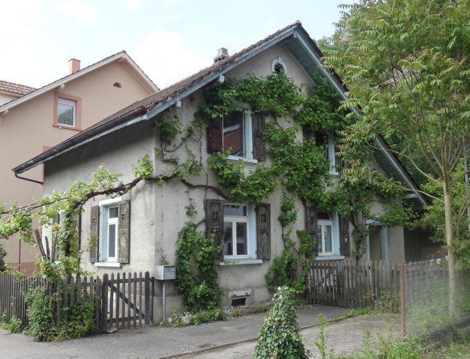 Idyllisches, freistehendes Wohnhaus mit Schopfanbau und grösserem Umschwung ...
