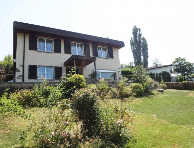 Freistehendes Einfamilienhaus mit grosszügigem Umschwung ...