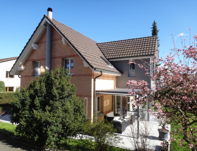 Freistehendes, gepflegtes Einfamilienhaus mit Wintergarten an bevorzugter Wohnlage ...